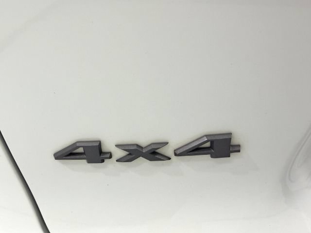 Used 2020 Jeep Cherokee Trailhawk w/ Cold Weather Group AWD/4WD image 14
