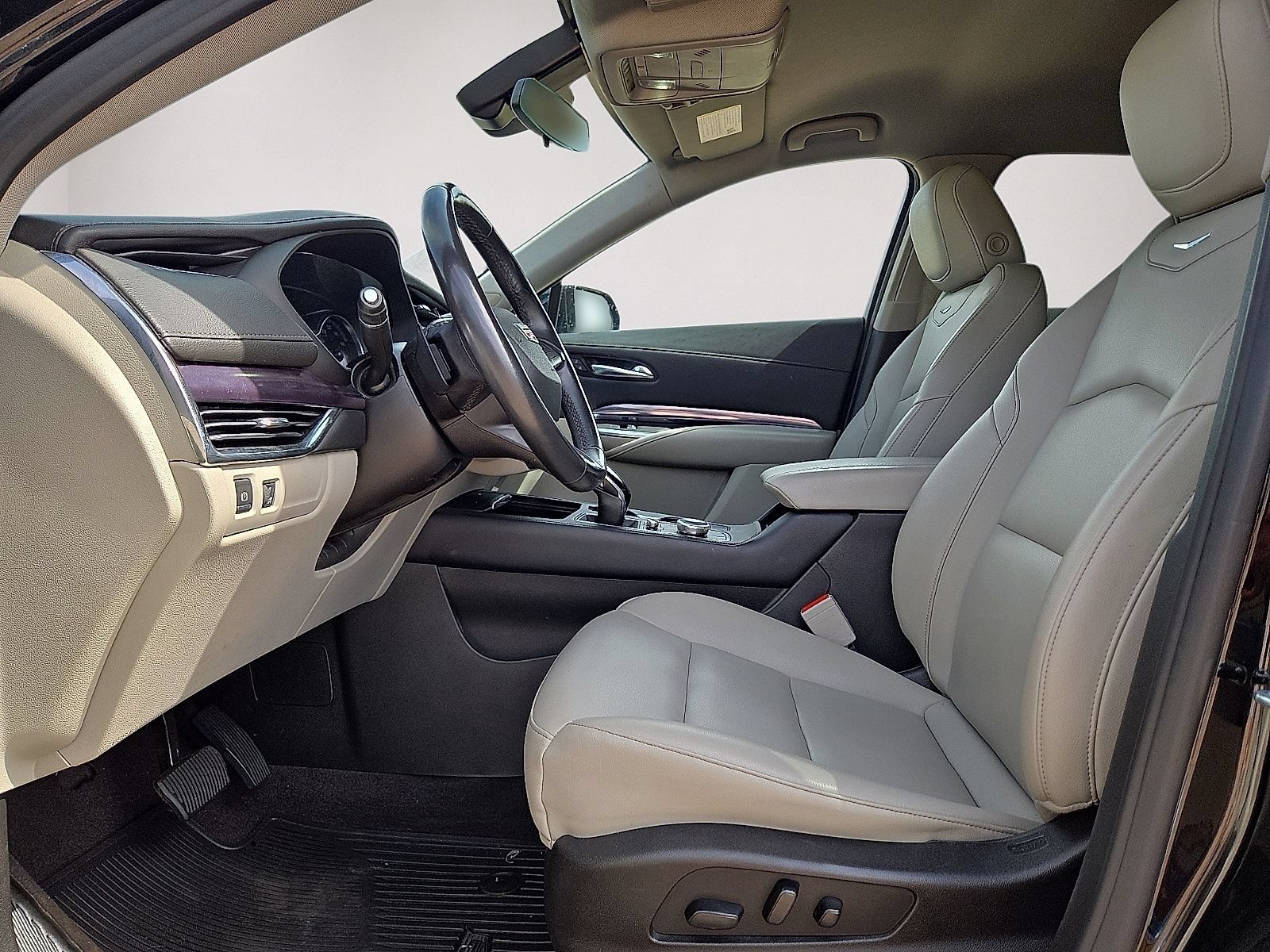 Used 2023 Cadillac XT4 Luxury FWD image 24