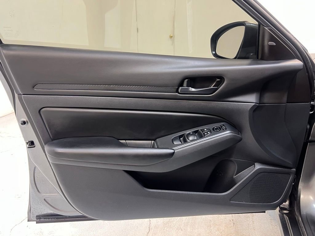 Used 2024 Nissan Altima 2.5 S image 14