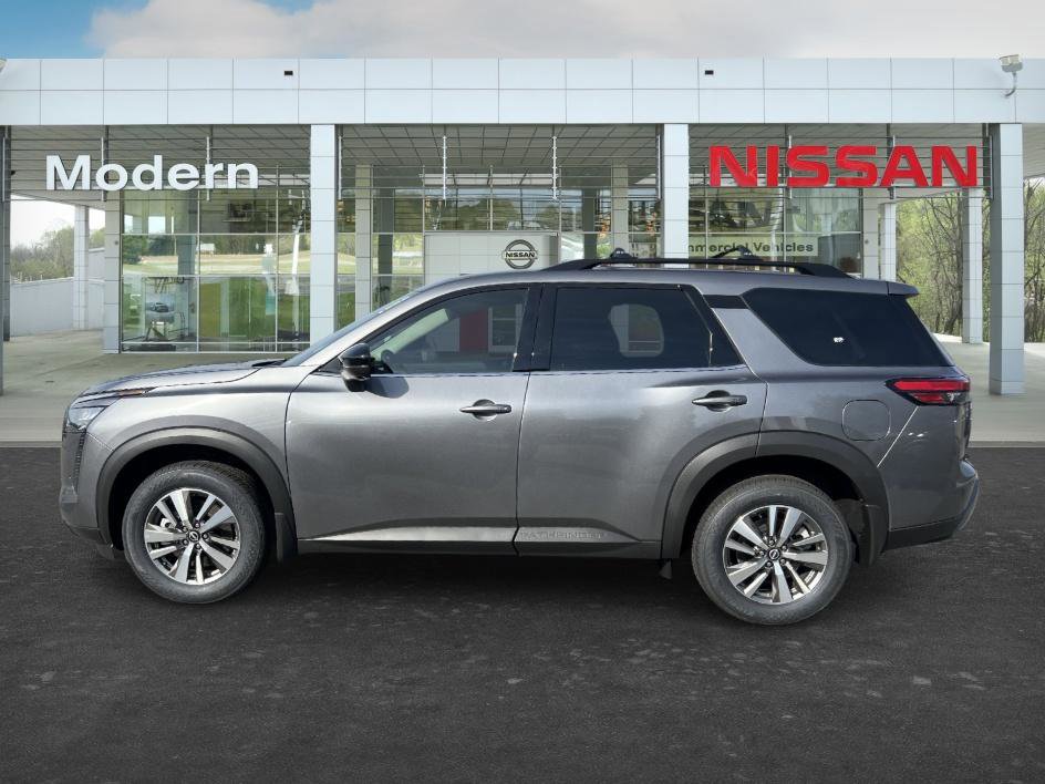New 2026 Nissan Pathfinder SL image 2