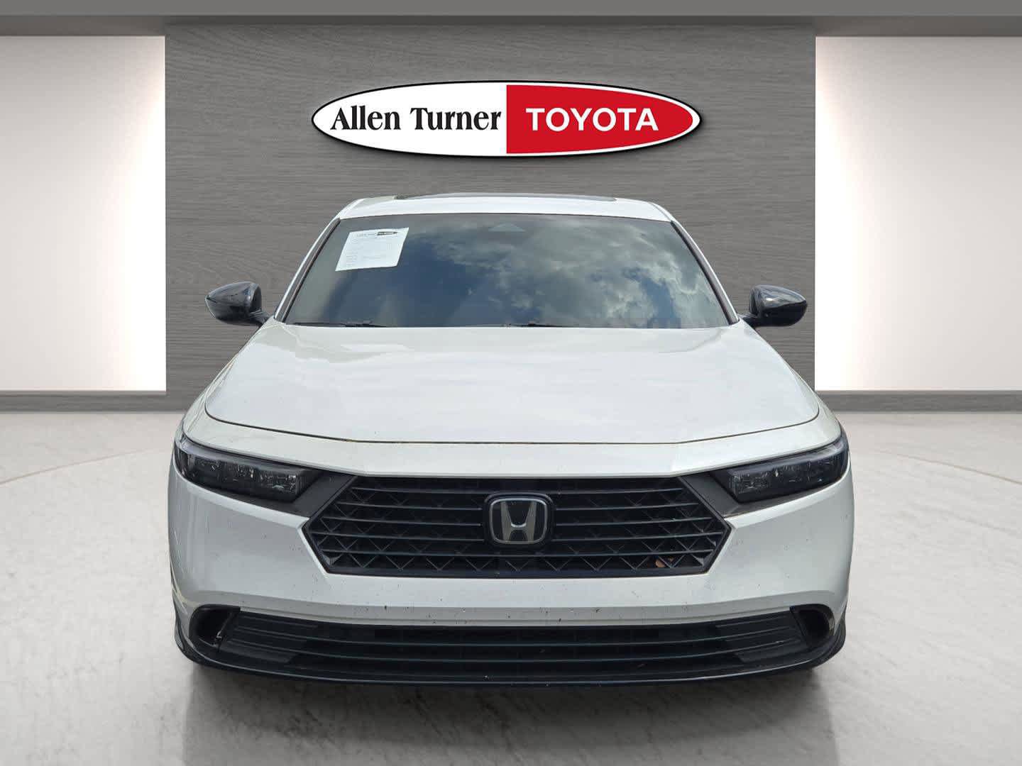 Used 2023 Honda Accord Sport image 2