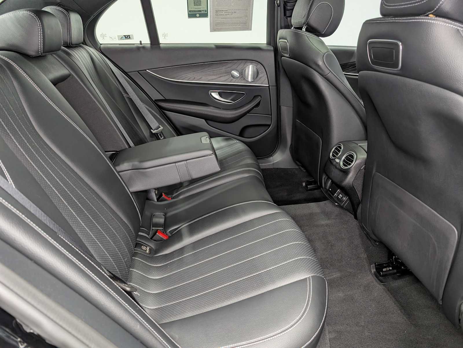 Certified 2019 Mercedes-Benz E 300 4MATIC image 39