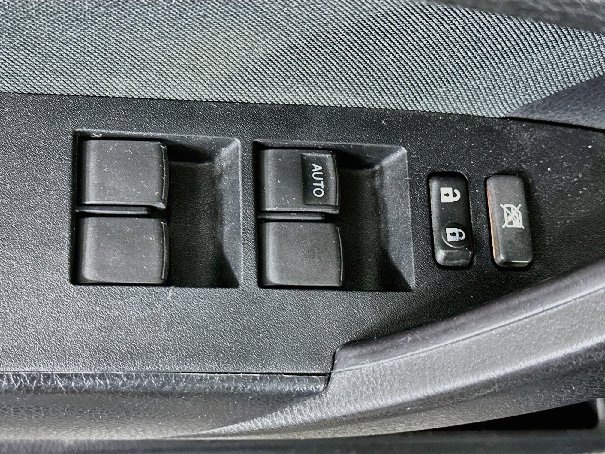 Used 2018 Toyota Corolla LE FWD image 15
