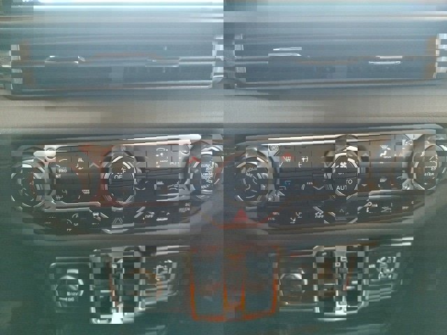 New 2025 Jeep Wrangler Sahara image 24