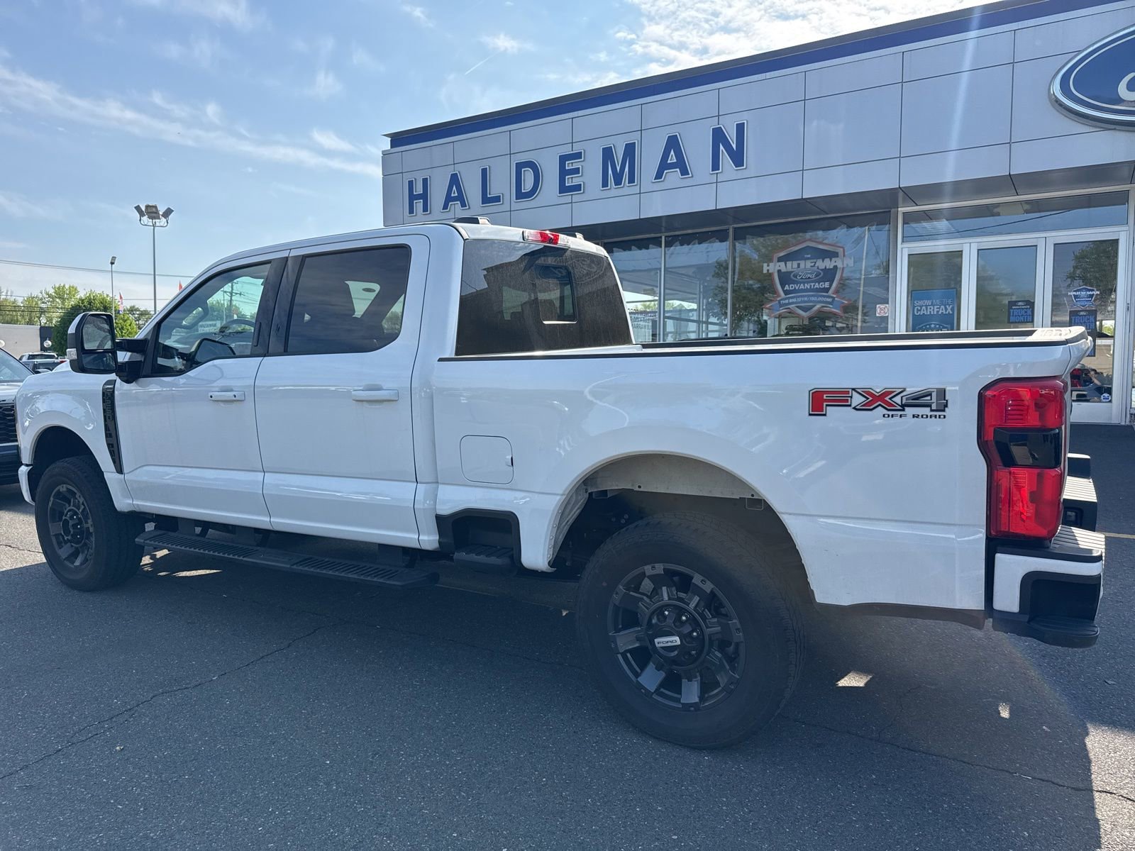Used 2023 Ford F250 Lariat w/ Sport Appearance Package AWD/4WD image 9