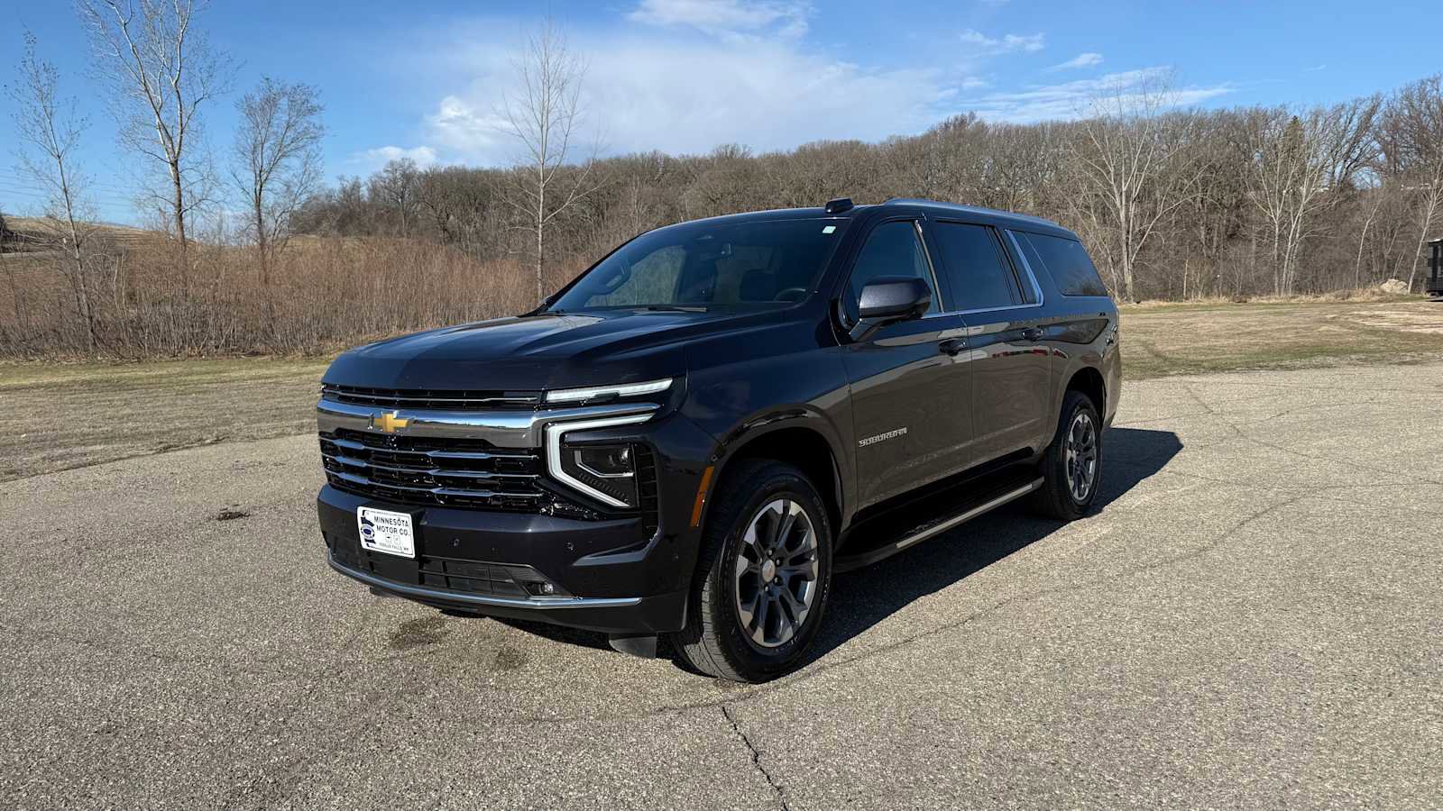 Used 2025 Chevrolet Suburban LT w/ Comfort Package image 1