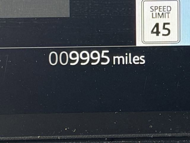 Used 2025 Land Rover Discovery Sport Dynamic SE image 11