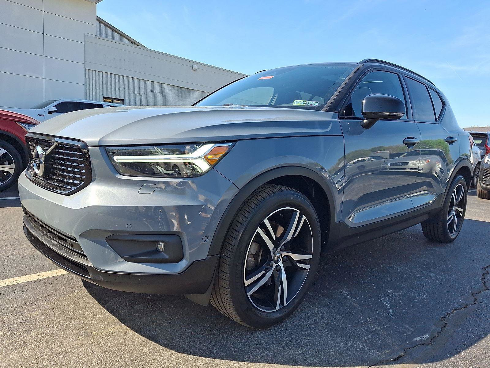 Used 2021 Volvo XC40 T5 R-Design w/ Advanced Package AWD/4WD image 3