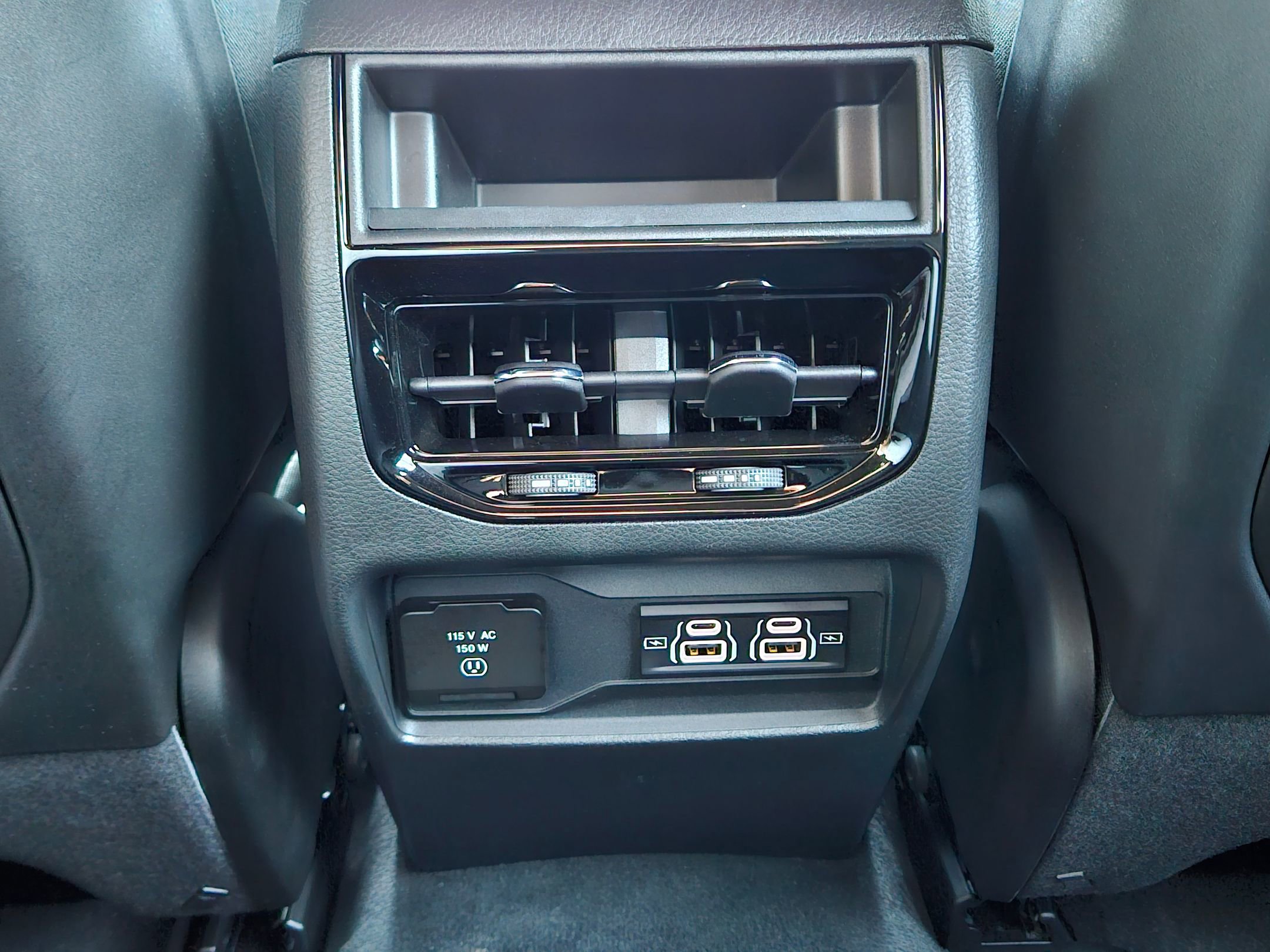 Used 2025 Jeep Grand Cherokee Laredo X w/ Luxury Tech Group I image 28