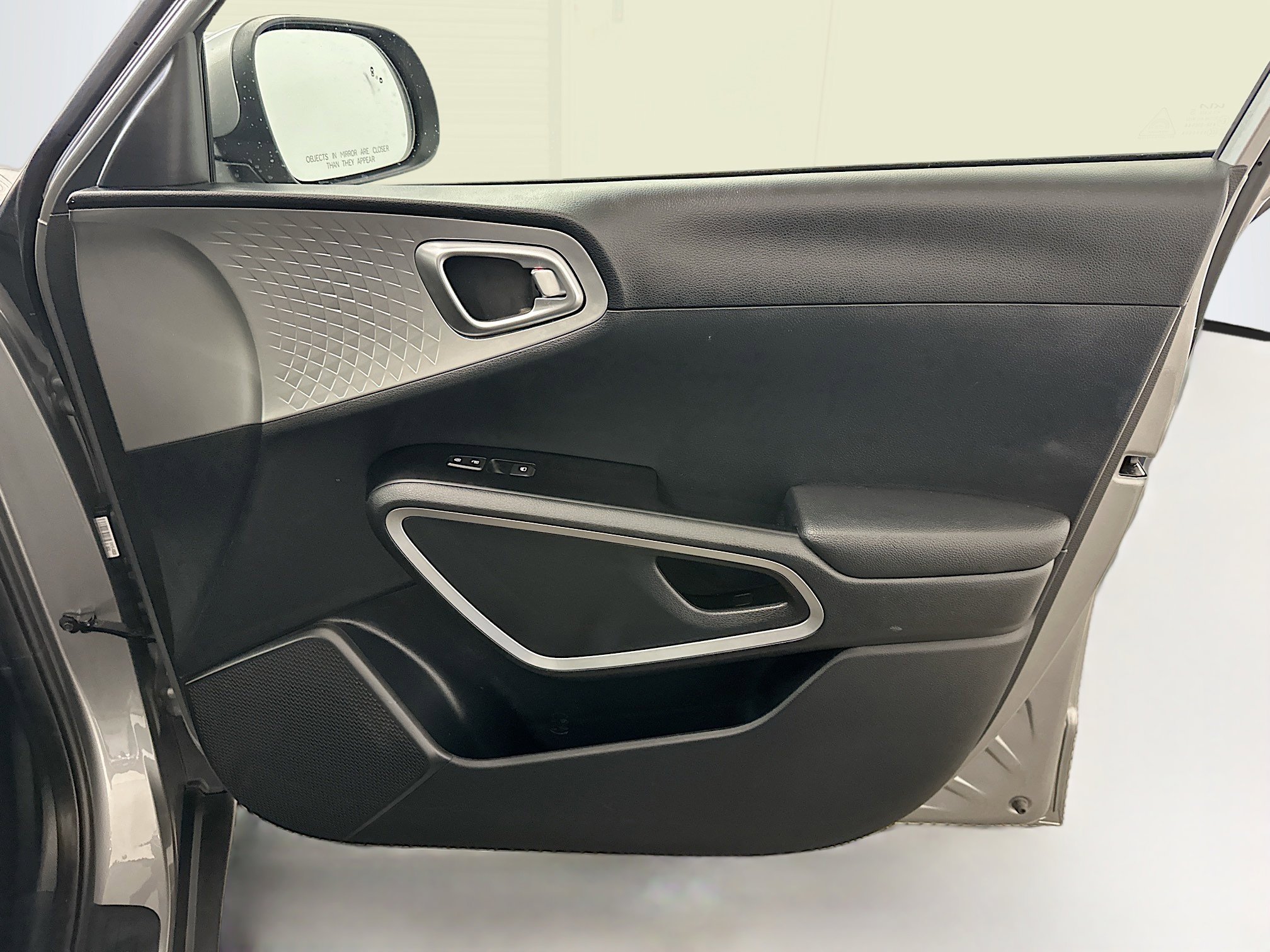Used 2025 Kia Soul LX w/ LX Technology Package FWD image 32