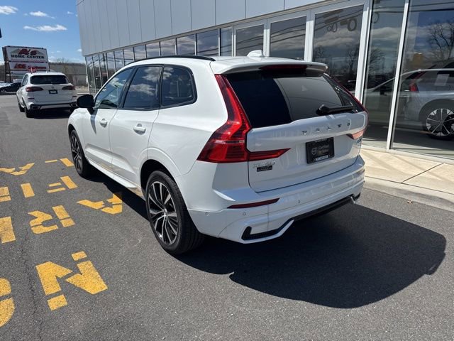 Used 2025 Volvo XC60 B5 Plus image 3