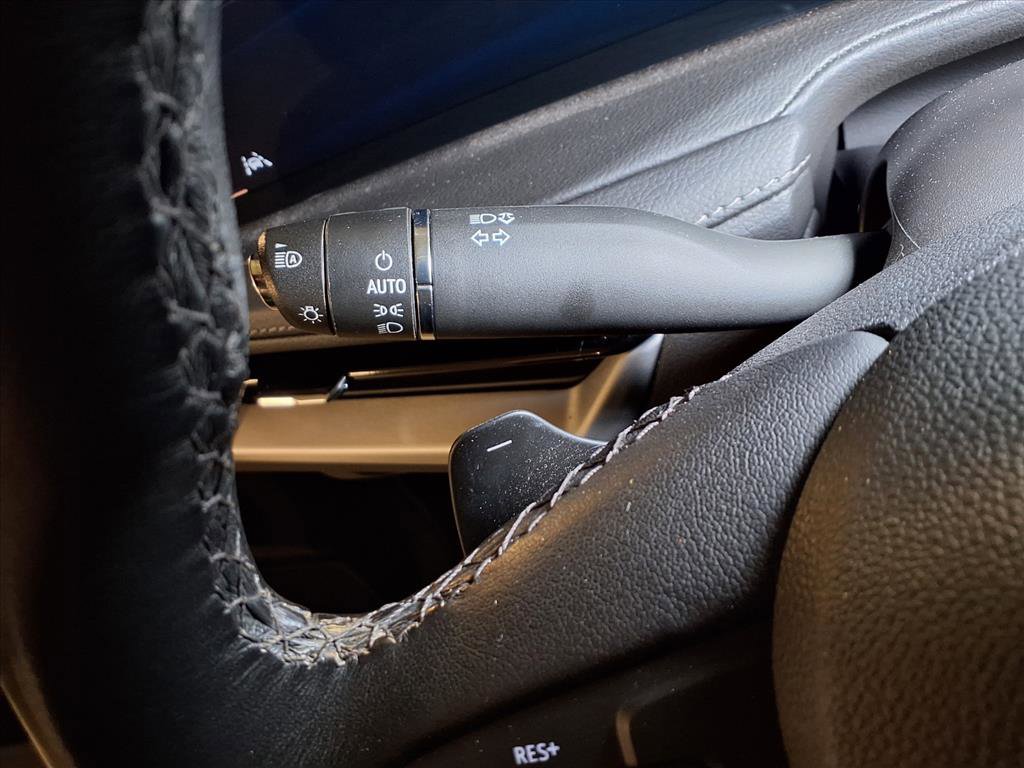 Used 2024 Cadillac XT4 Premium Luxury image 9