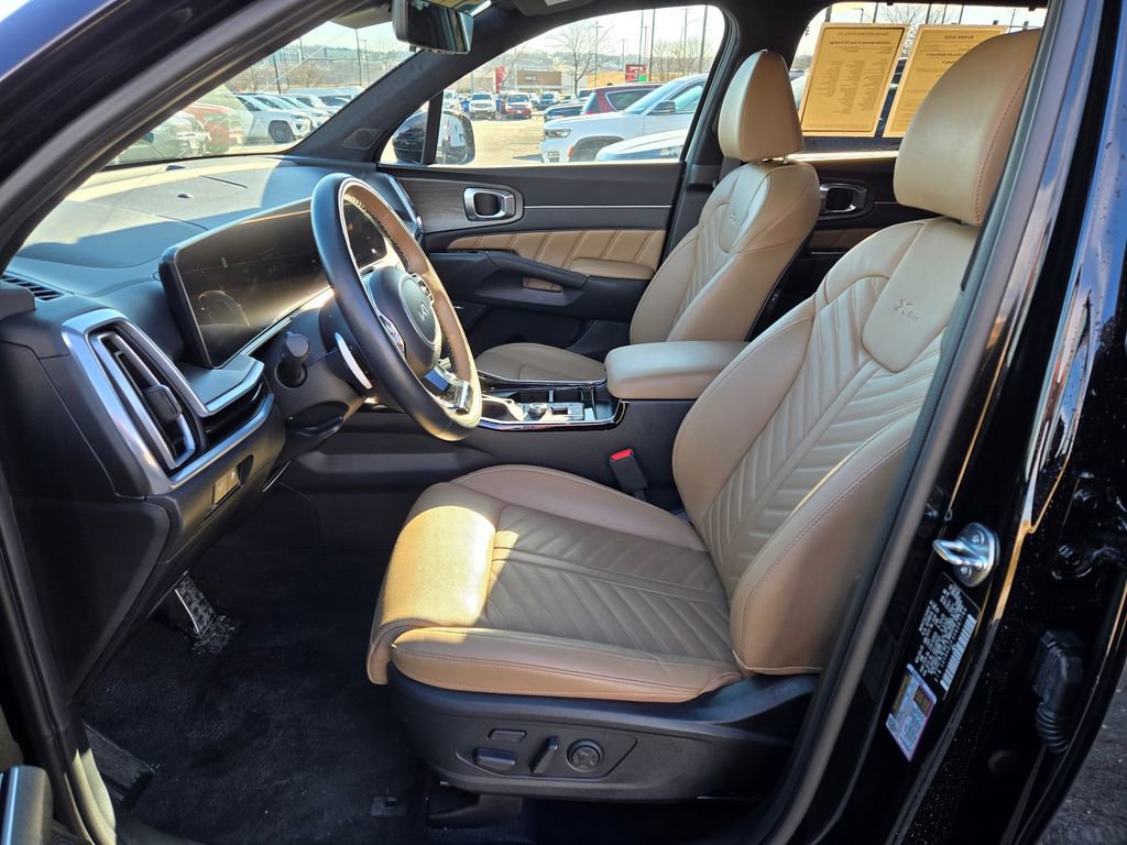 Used 2025 Kia Sorento SX Prestige w/ Olive Brown Leather Package image 15