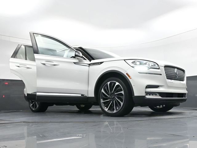 Used 2020 Lincoln Aviator Reserve w/ Equipment Group 202A image 43