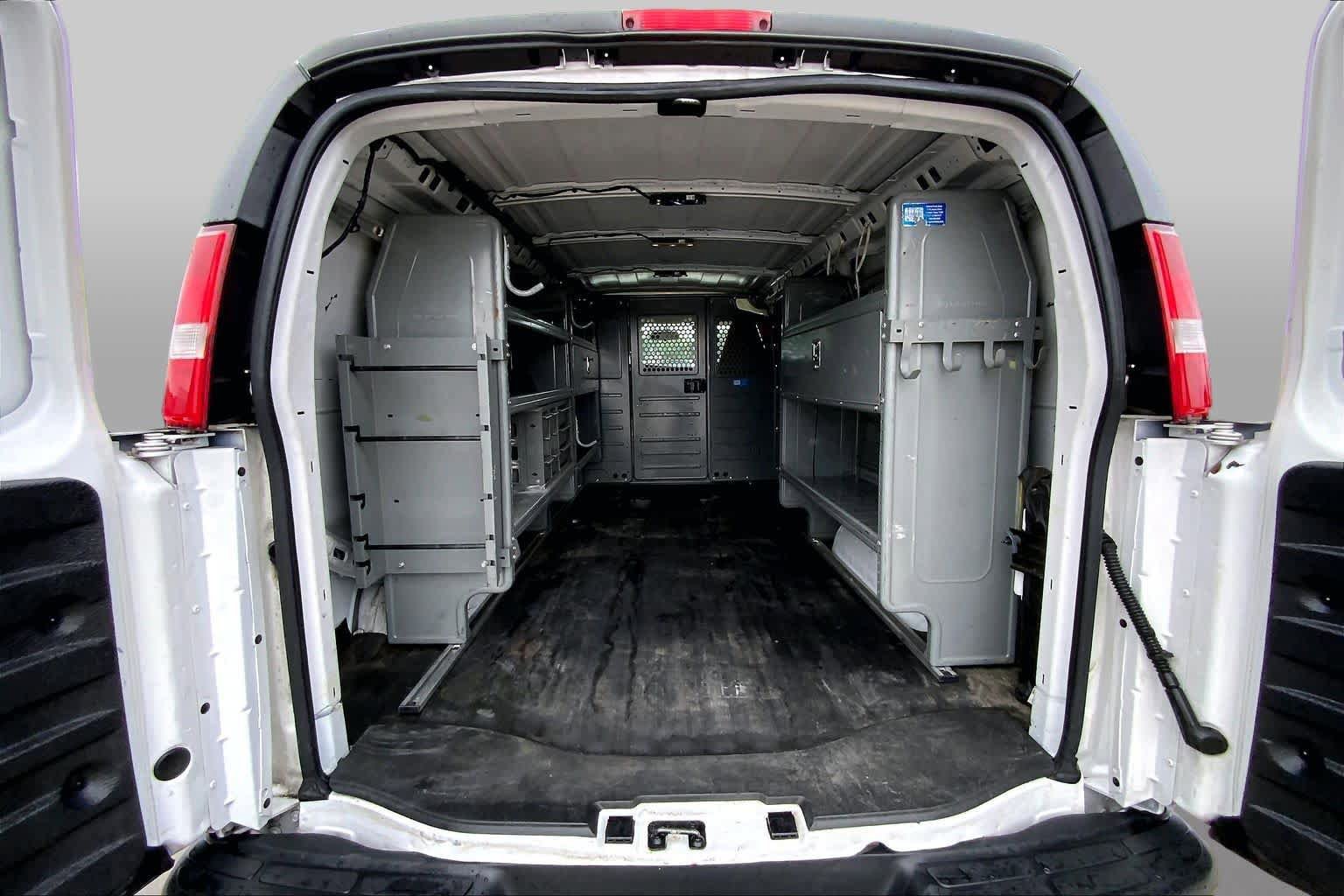Used 2021 Chevrolet Express 2500 w/ Driver Convenience Package RWD image 16