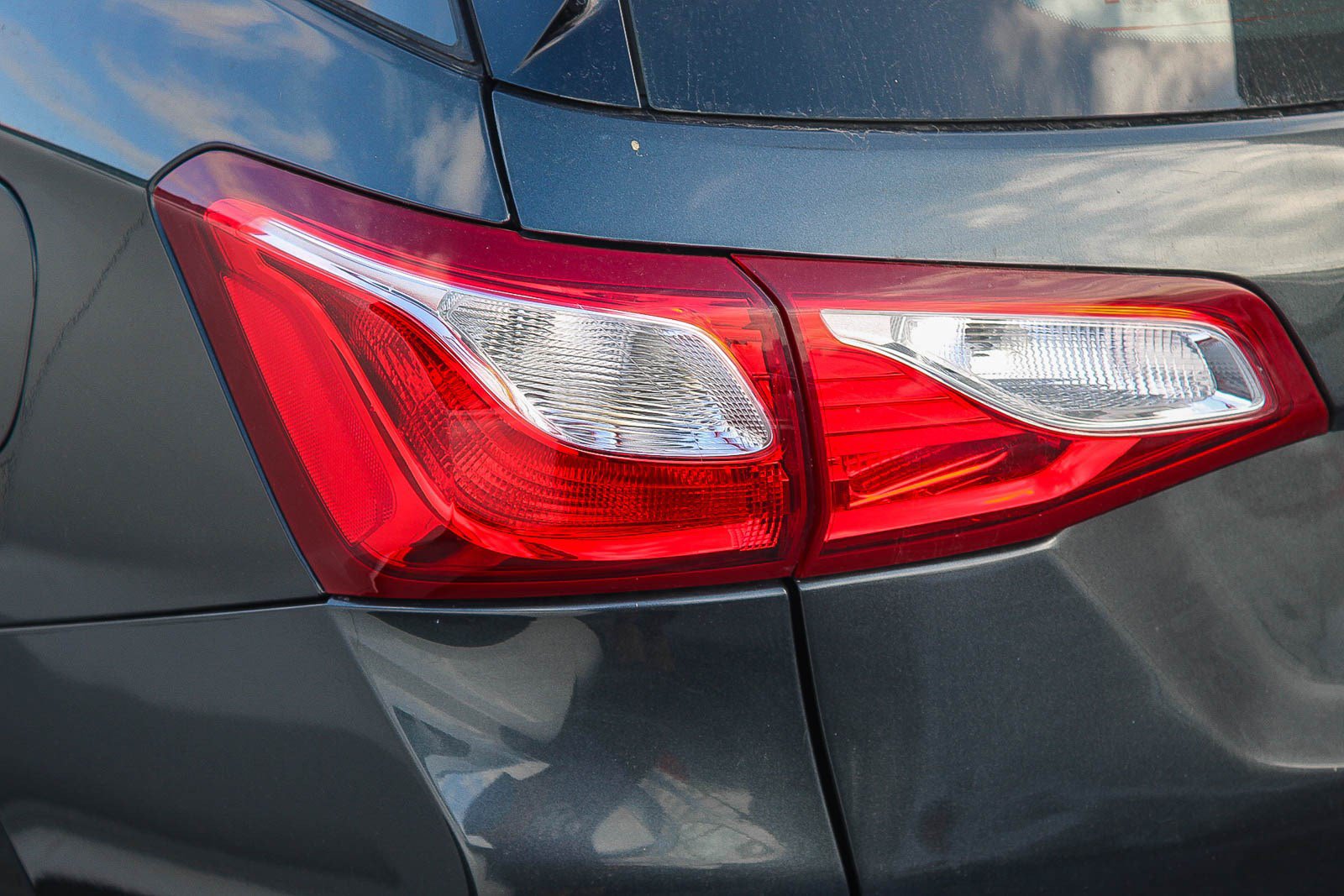 Used 2021 Chevrolet Equinox LS FWD image 11