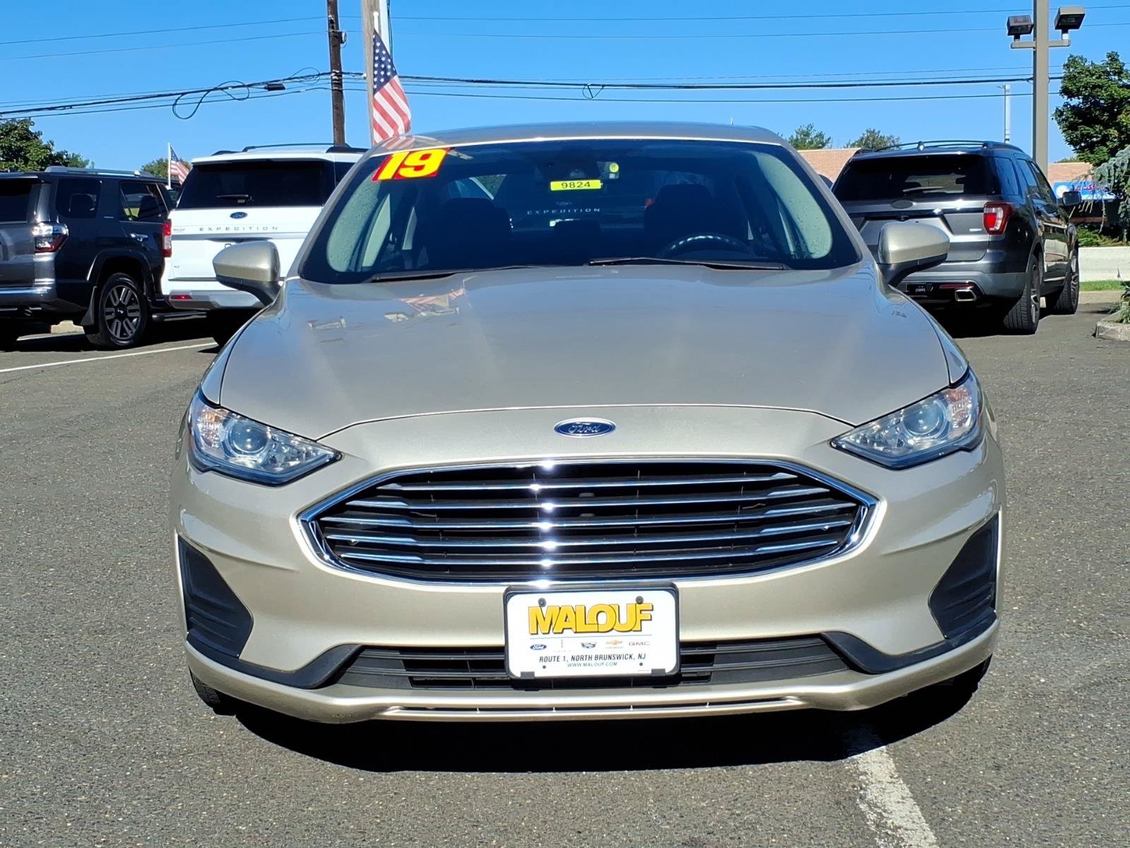 Certified 2019 Ford Fusion SE FWD image 2