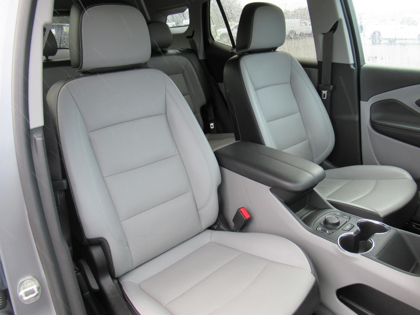 Used 2024 GMC Terrain SLT w/ Infotainment Package II FWD image 9