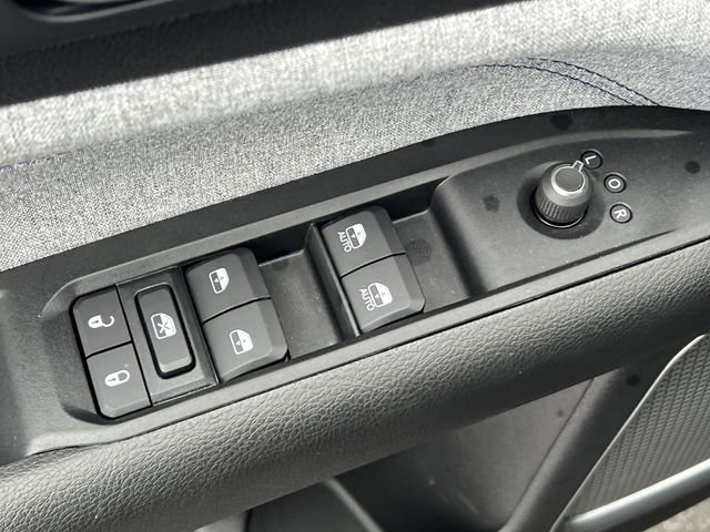 Used 2022 Jeep Compass Latitude w/ Sun and Sound Group image 18