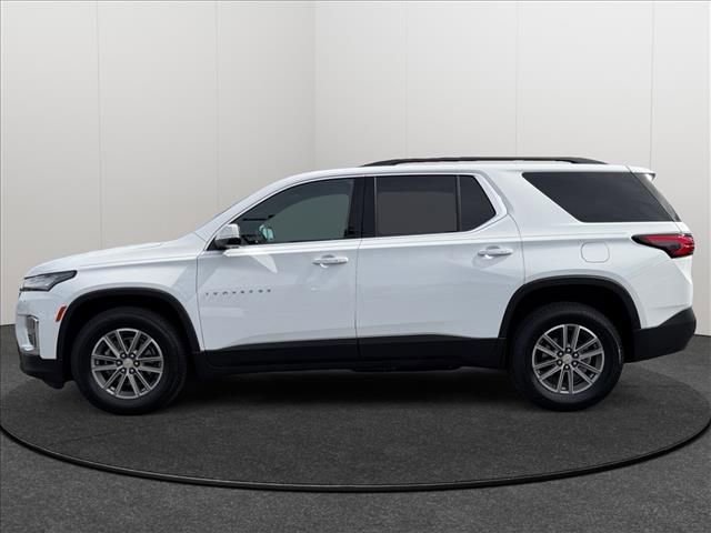 Used 2023 Chevrolet Traverse LT image 2