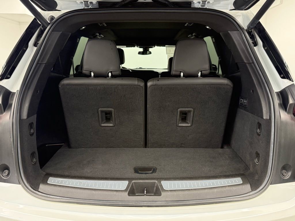 Used 2023 Cadillac XT6 Premium Luxury image 11