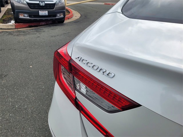 Used 2018 Honda Accord Touring image 6