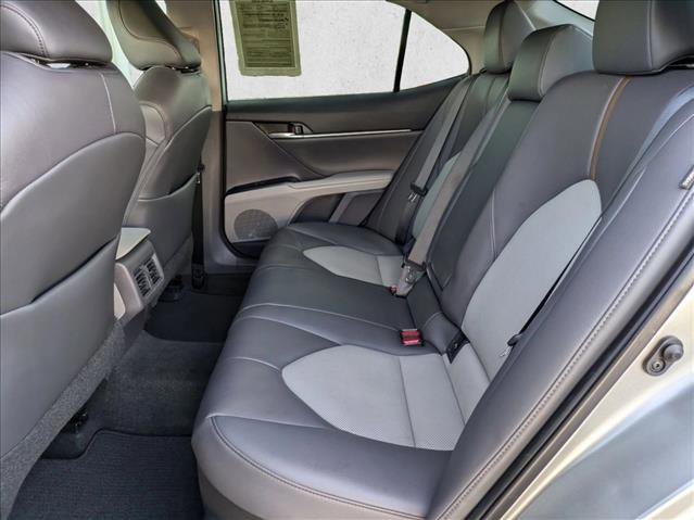 Used 2020 Toyota Camry XLE image 18