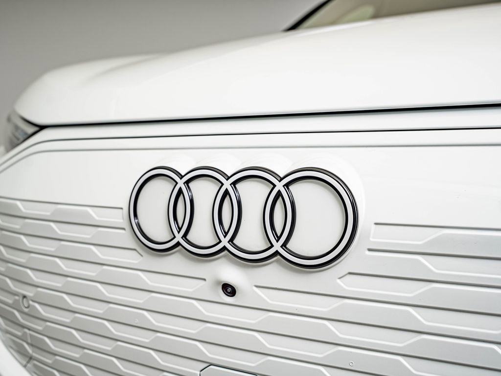 Certified 2025 Audi Q6 e-tron Premium Plus w/ Premium Plus AWD/4WD image 12