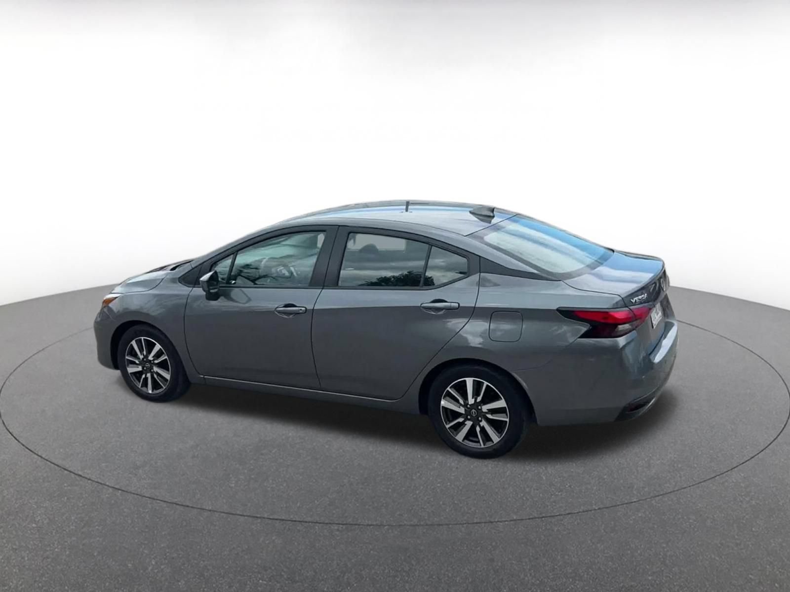 Used 2025 Nissan Versa SV FWD image 9