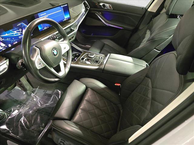 Used 2024 BMW X7 xDrive40i w/ Premium Package AWD/4WD image 17