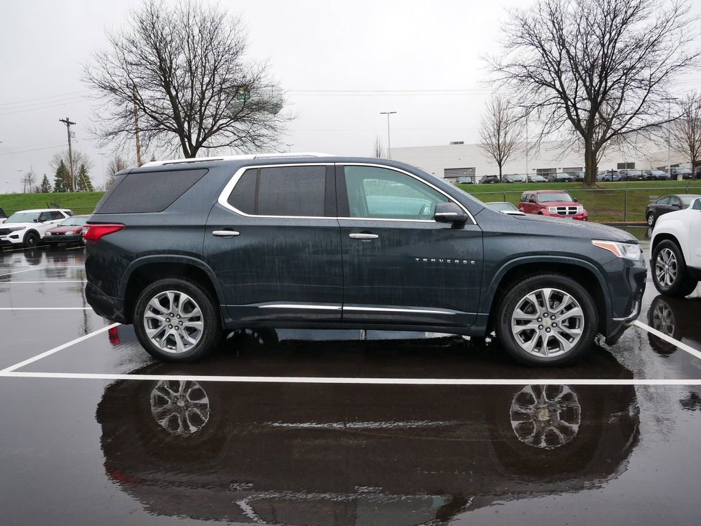 Used 2021 Chevrolet Traverse Premier image 3