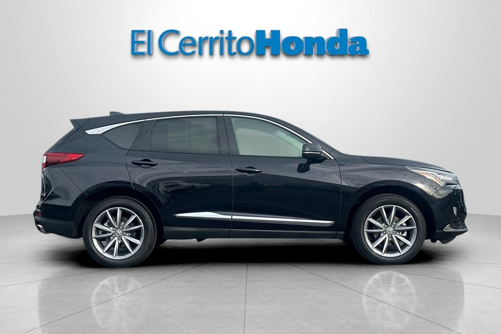 Used 2023 Acura RDX w/ Technology Package FWD image 2