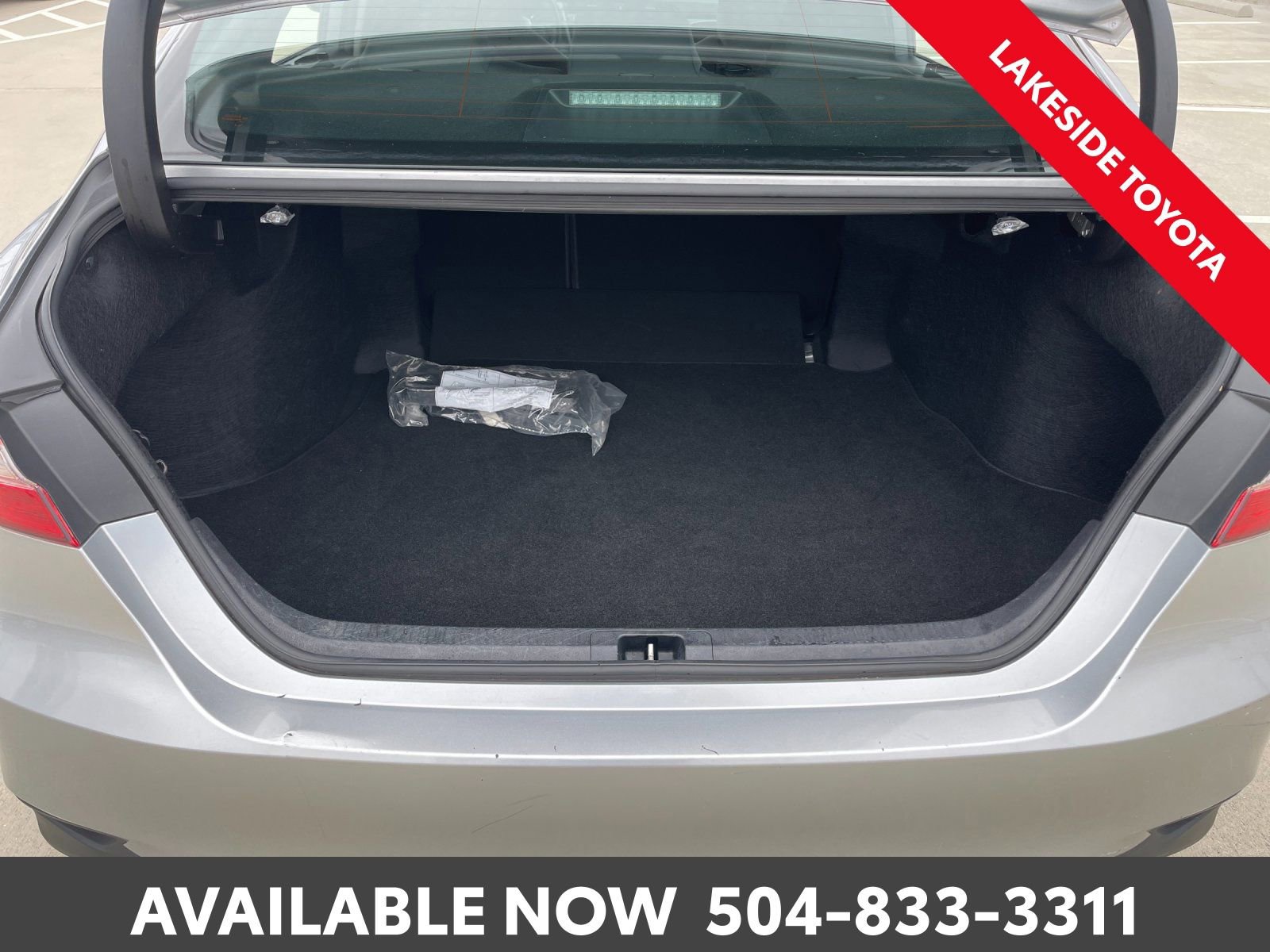 Used 2019 Toyota Camry LE image 14