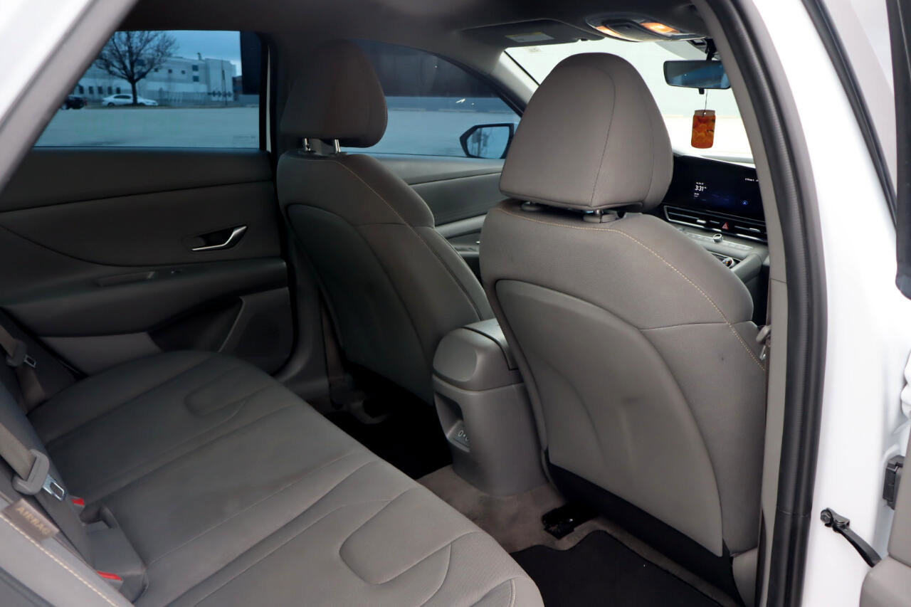 Used 2024 Hyundai Elantra SEL image 23