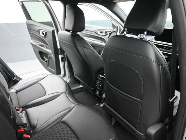 New 2026 Jeep Compass Latitude image 21