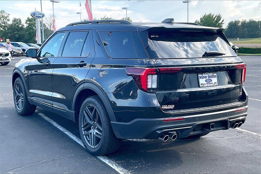 New 2025 Ford Explorer ST image 3