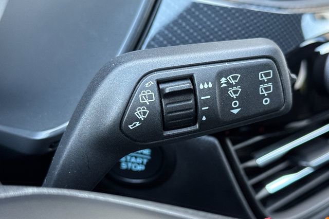 Used 2025 Ford Escape ST-Line FWD image 40