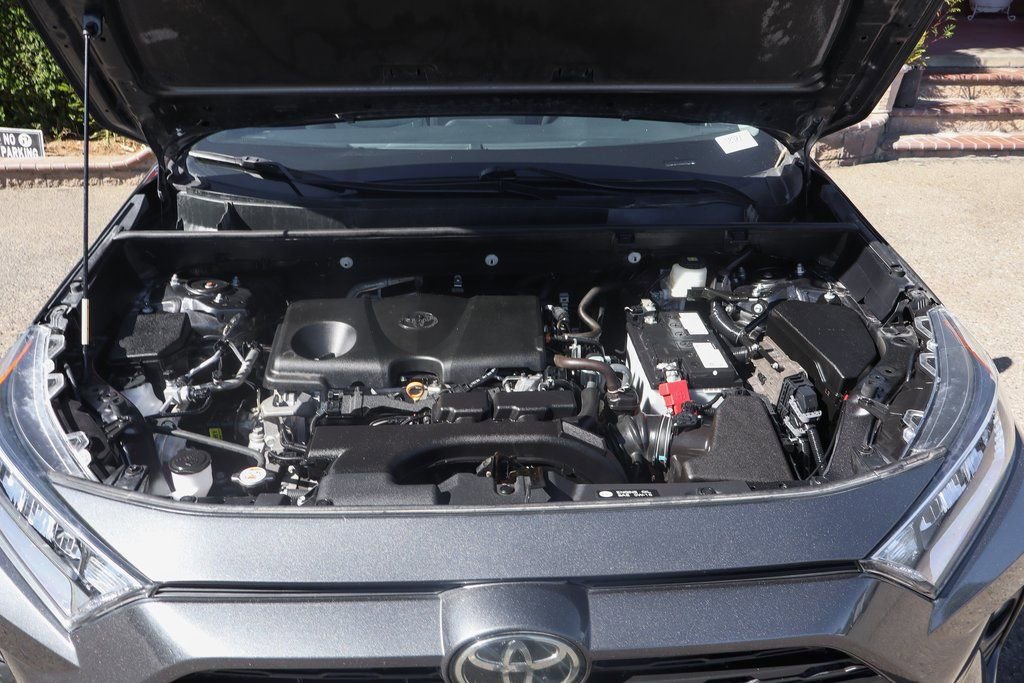 Used 2021 Toyota RAV4 XLE image 11