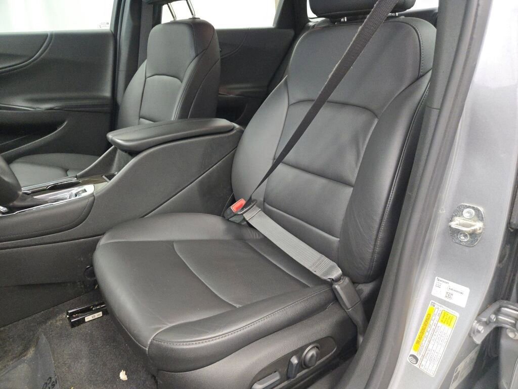 Used 2023 Chevrolet Malibu LT image 25