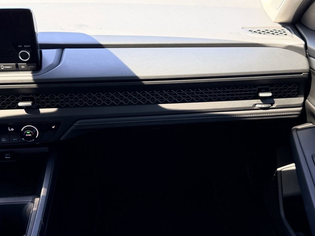Used 2025 Honda Accord SE image 17