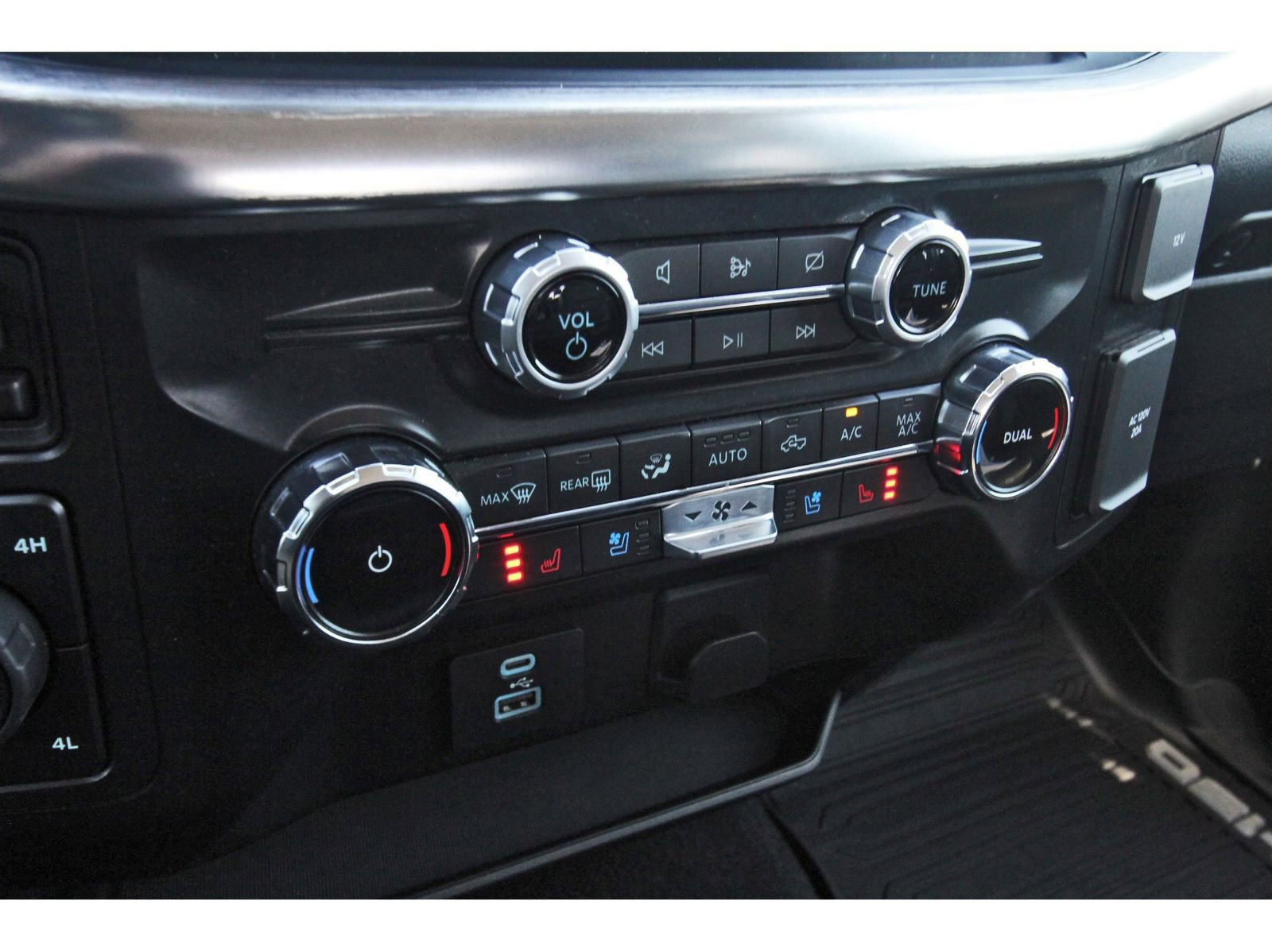 Used 2022 Ford F150 Lariat w/ Equipment Group 501A Mid image 25