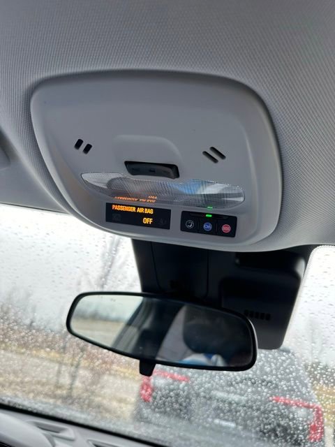 Used 2025 Chevrolet Trax LT image 32