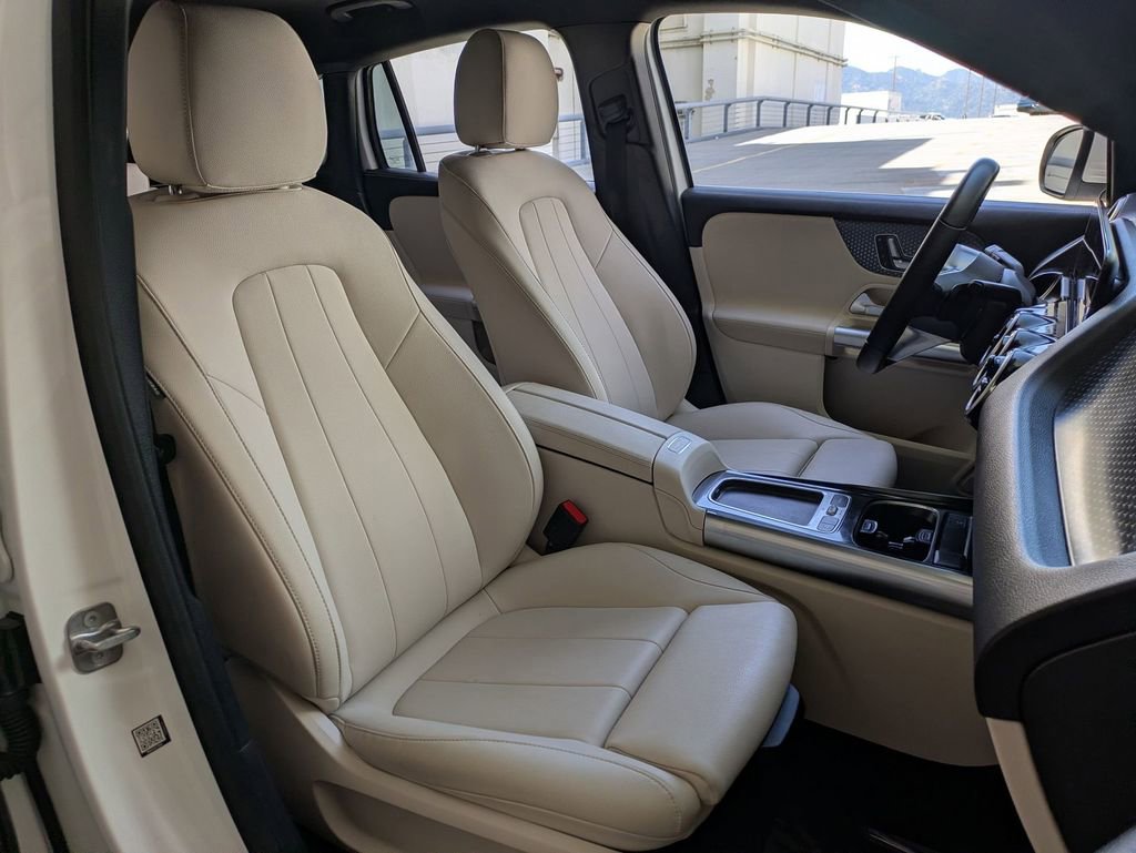 Used 2025 Mercedes-Benz GLA 250 4MATIC image 28