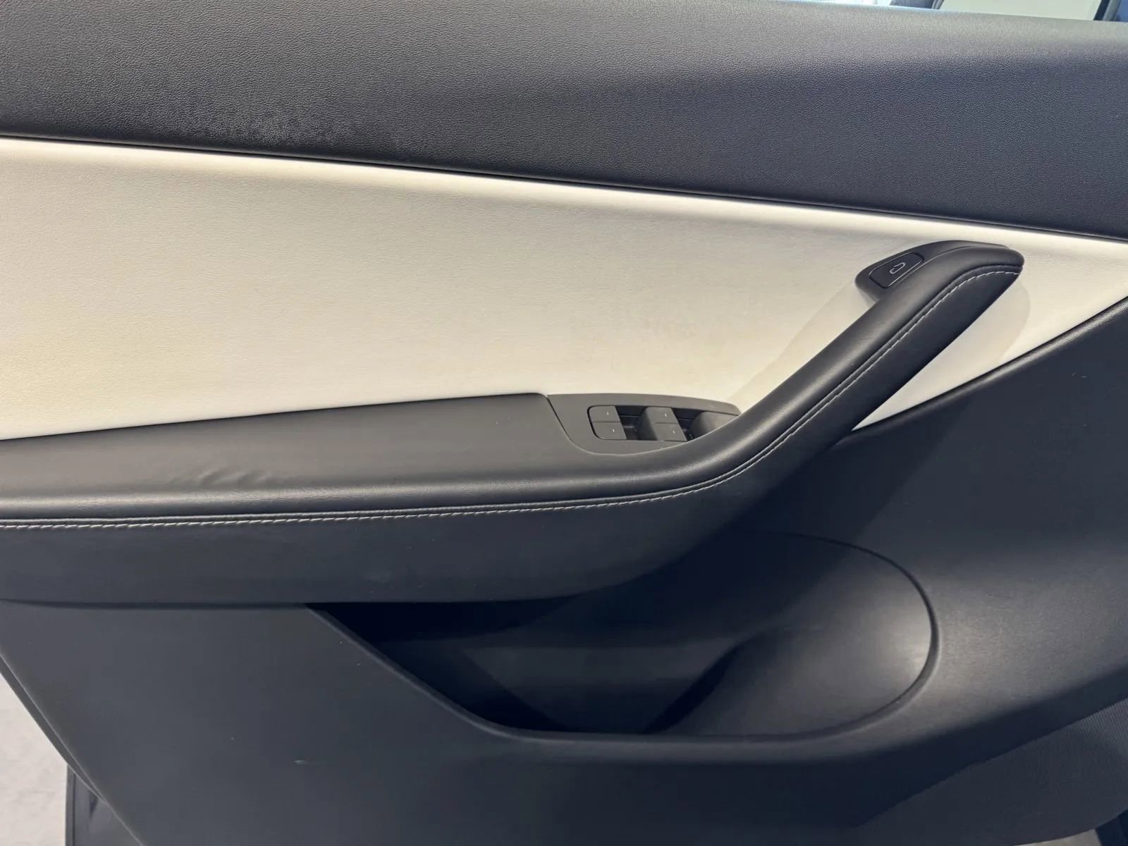 Used 2021 Tesla Model Y Long Range image 13