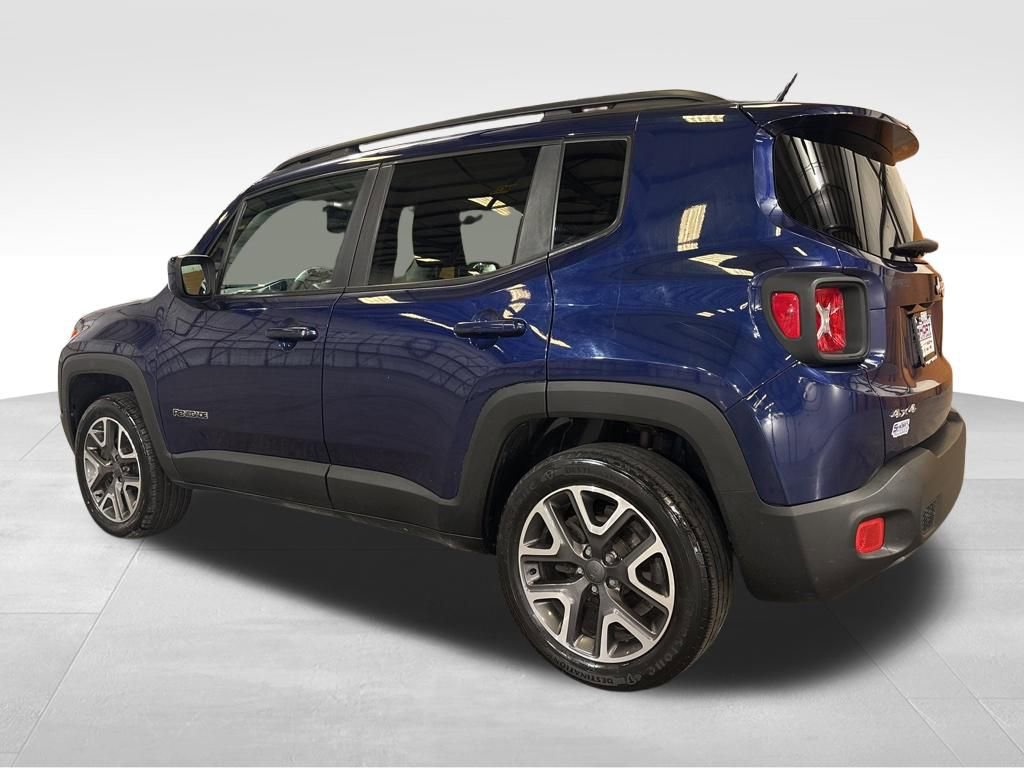 Used 2017 Jeep Renegade Latitude w/ Cold Weather Group image 3