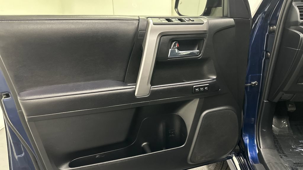 Certified 2022 Toyota 4Runner Limited AWD/4WD image 17