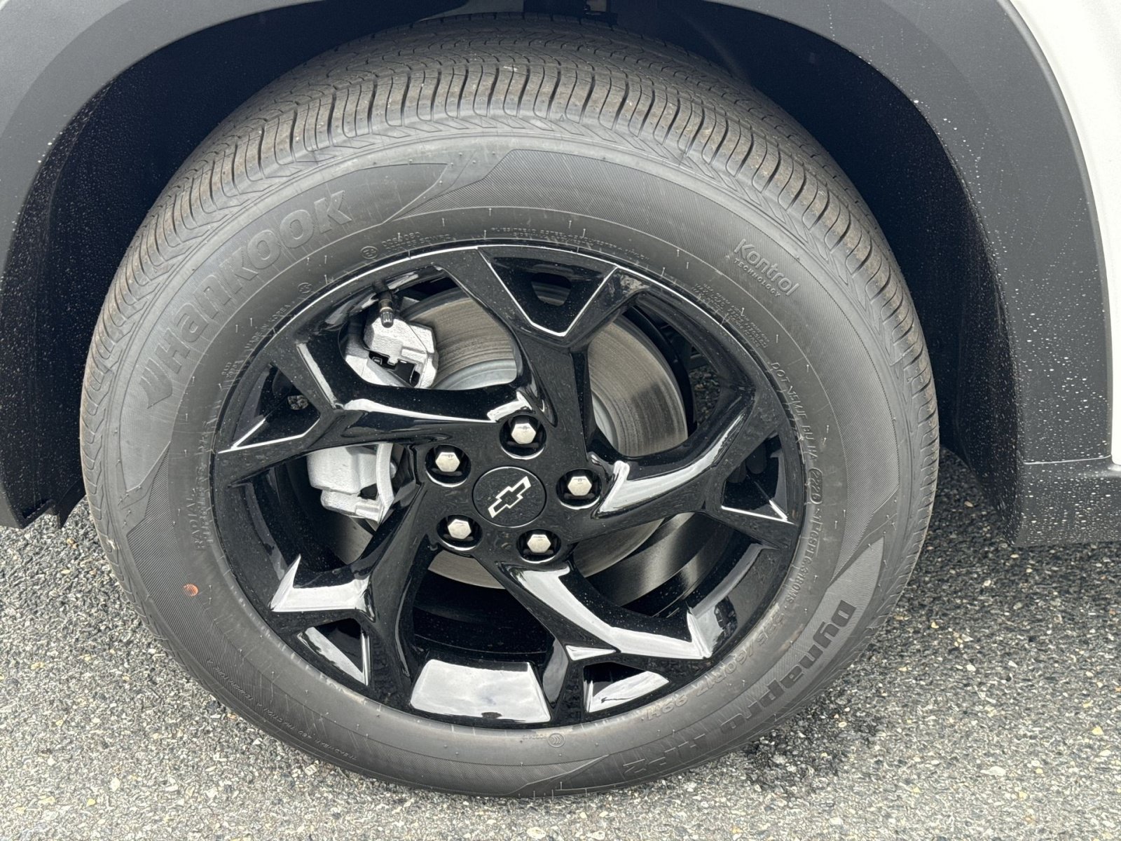 New 2026 Chevrolet Trax LT w/ Midnight Edition FWD image 13