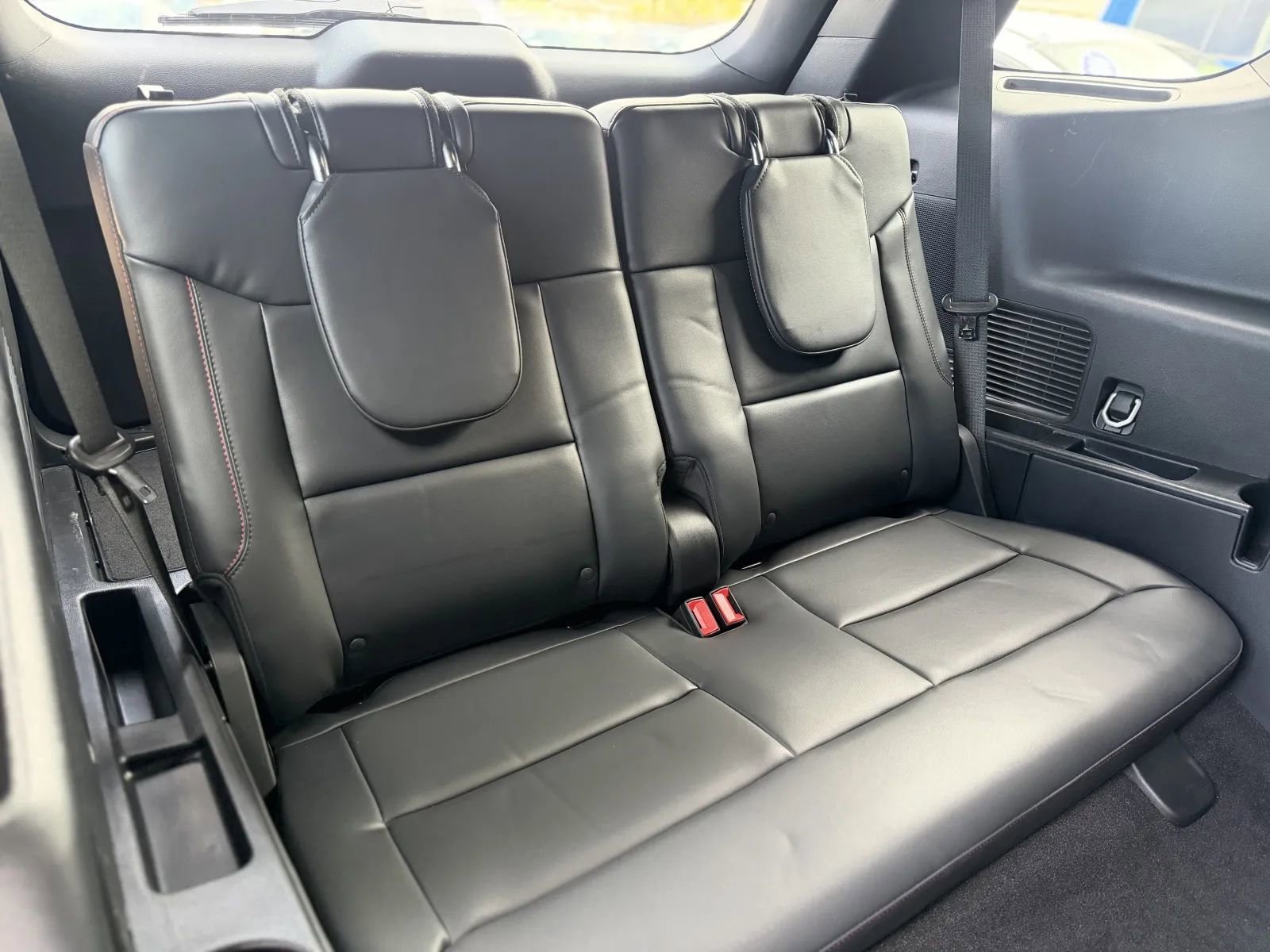 Used 2025 Ford Explorer ST image 49