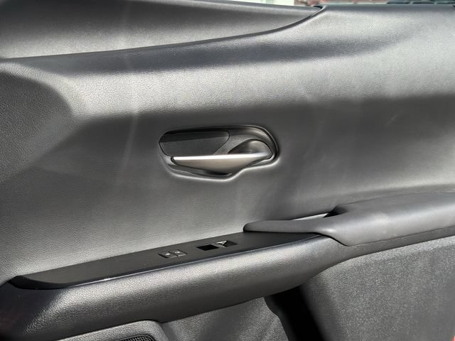 Used 2019 Lexus UX 200 F Sport FWD image 27