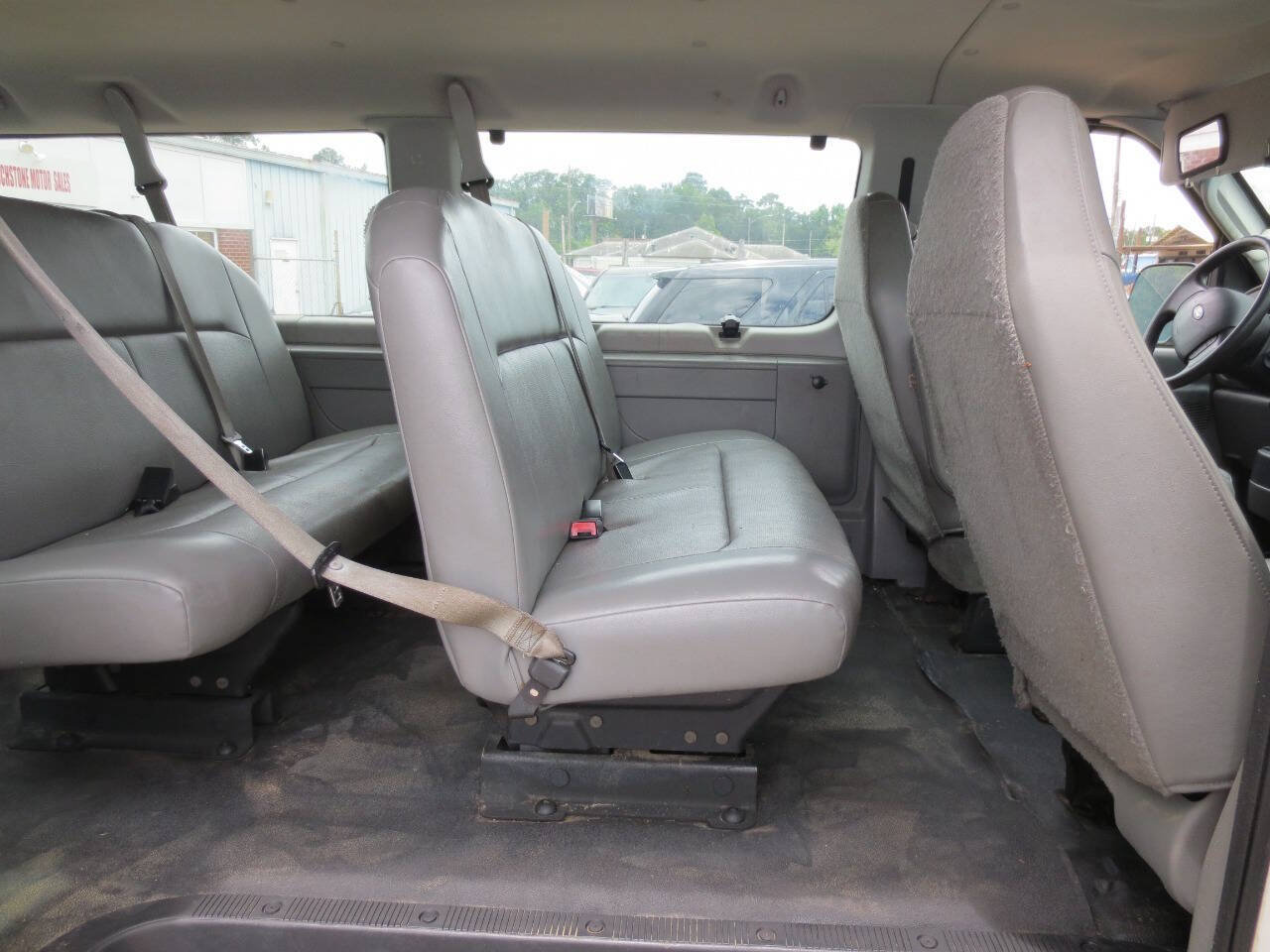 Used 2008 Ford E-350 and Econoline 350 XL RWD image 7